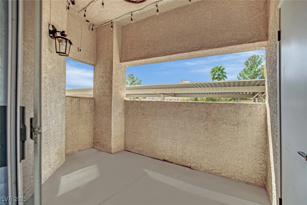 8408 White Eagle, Las Vegas, NV 89145