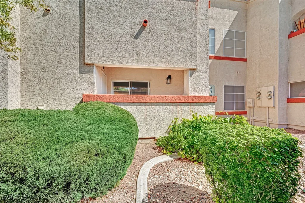 8408 White Eagle, Las Vegas, NV 89145