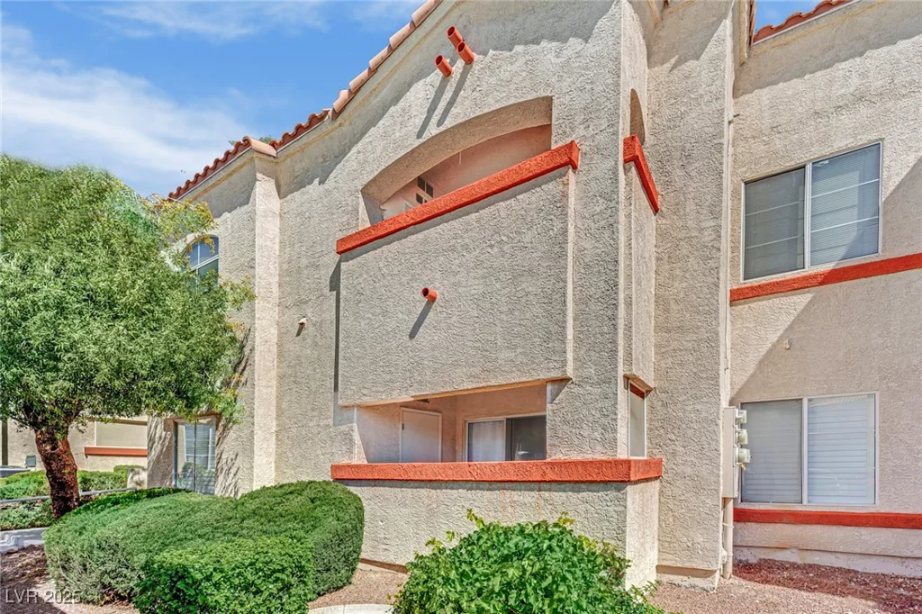 8408 White Eagle, Las Vegas, NV 89145