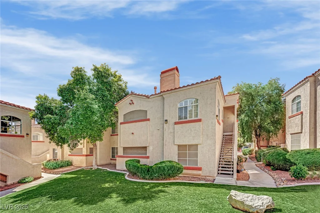 8408 White Eagle, Las Vegas, NV 89145