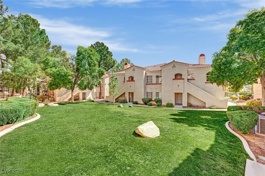 8408 White Eagle, Las Vegas, NV 89145