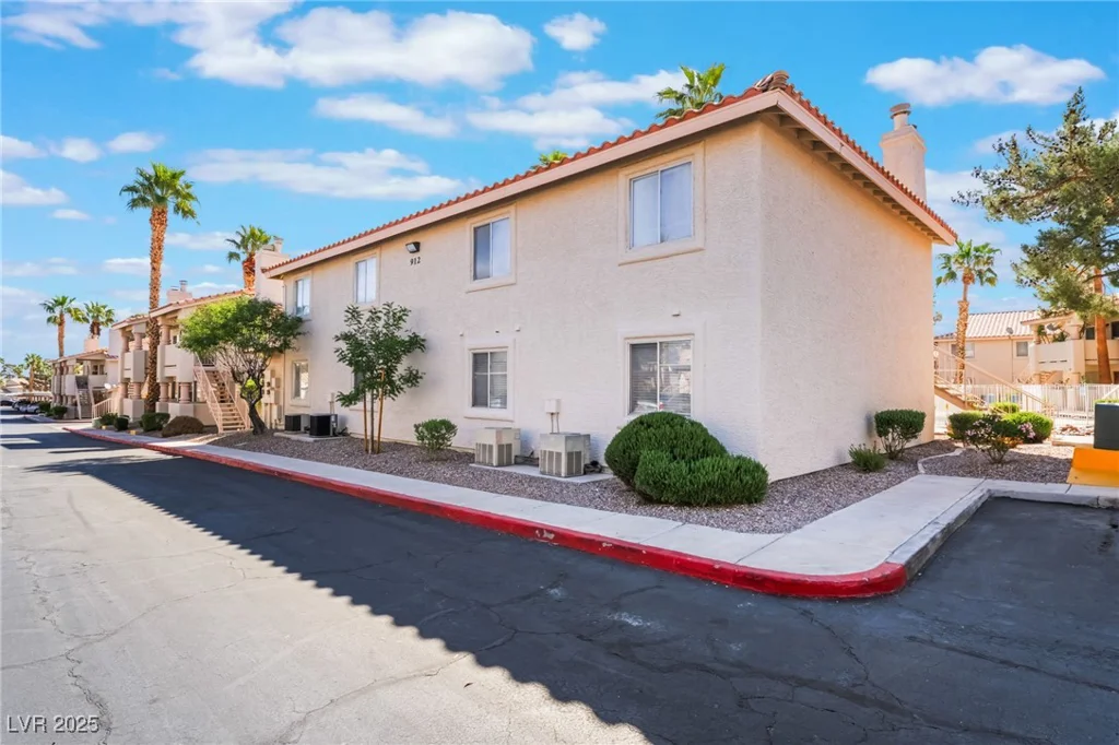912 Falconhead, Las Vegas, NV 89128