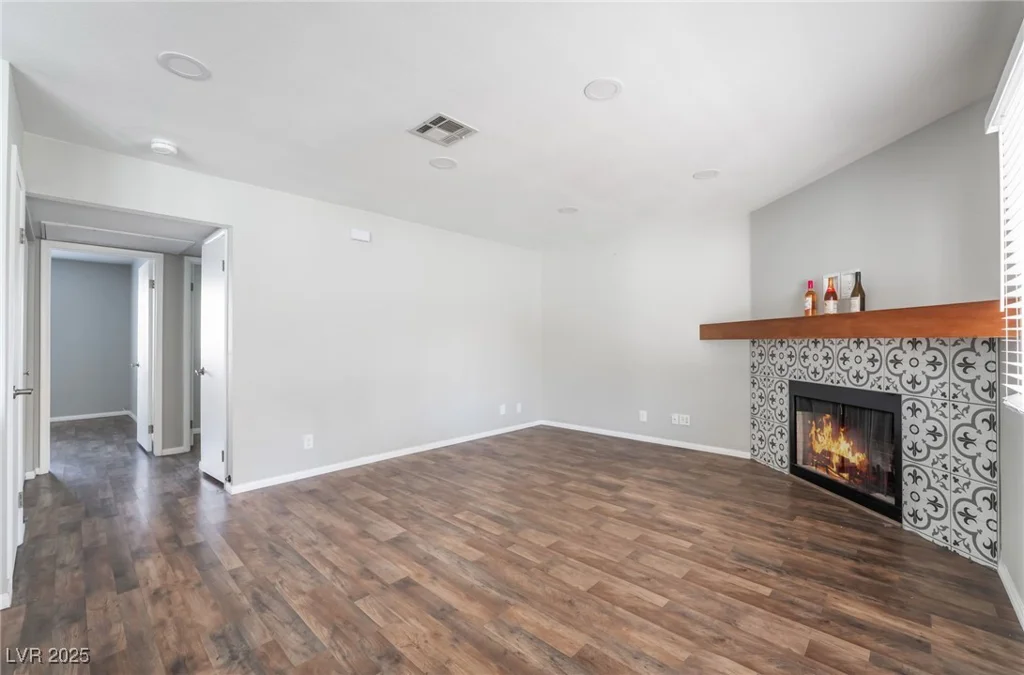 912 Falconhead, Las Vegas, NV 89128