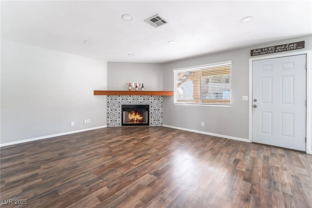 912 Falconhead, Las Vegas, NV 89128