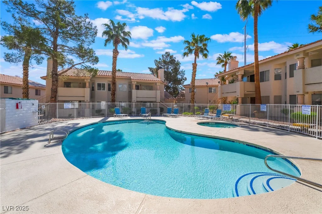 912 Falconhead, Las Vegas, NV 89128