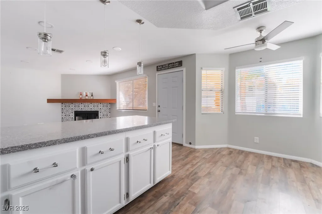 912 Falconhead, Las Vegas, NV 89128