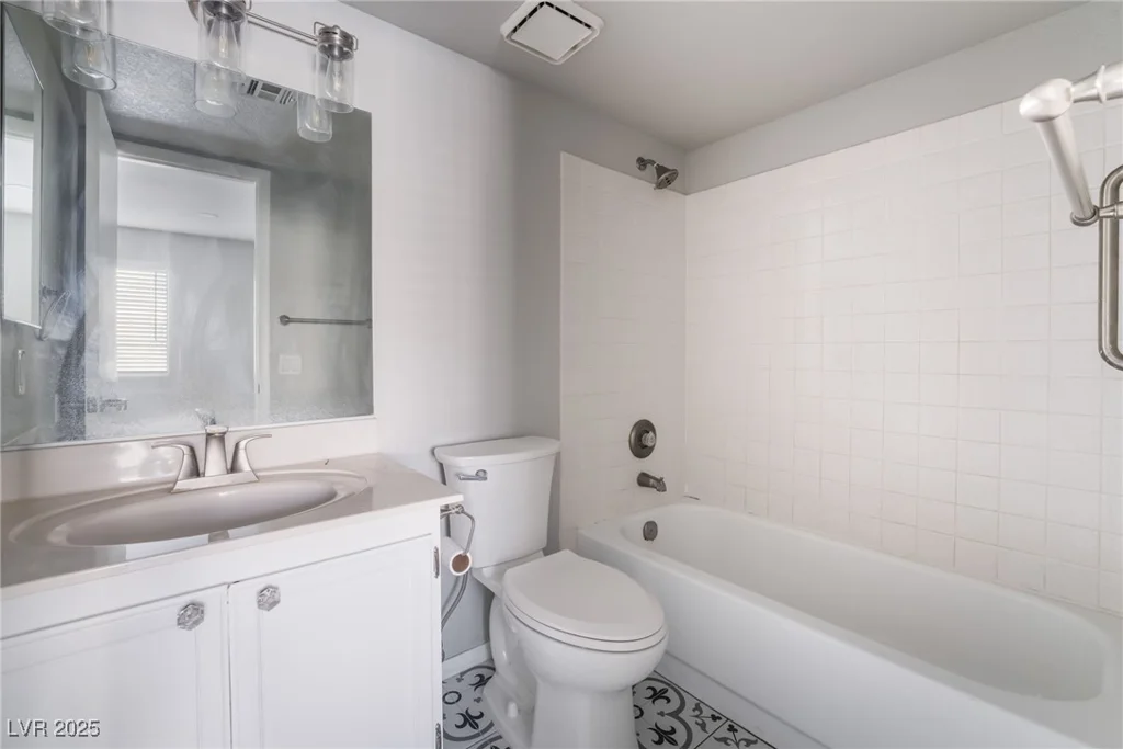 912 Falconhead, Las Vegas, NV 89128