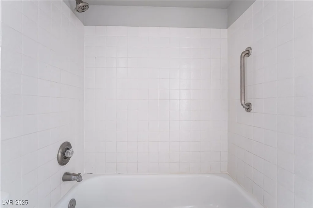 912 Falconhead, Las Vegas, NV 89128