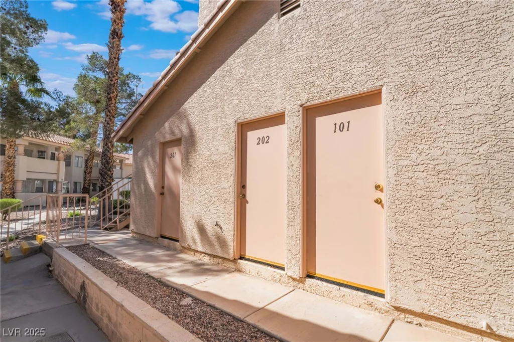 912 Falconhead, Las Vegas, NV 89128