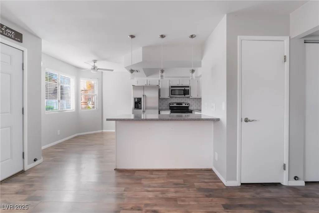 912 Falconhead, Las Vegas, NV 89128