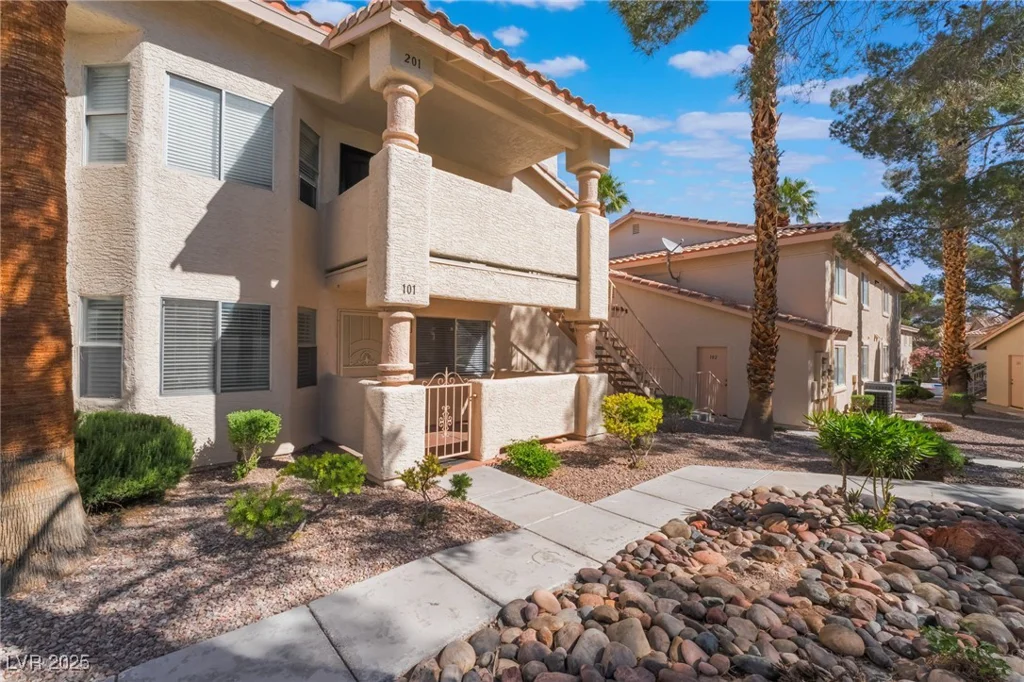 912 Falconhead, Las Vegas, NV 89128