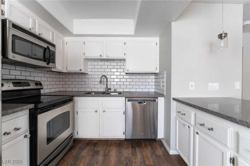 912 Falconhead, Las Vegas, NV 89128