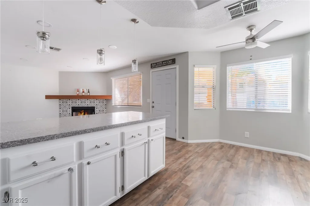 912 Falconhead, Las Vegas, NV 89128