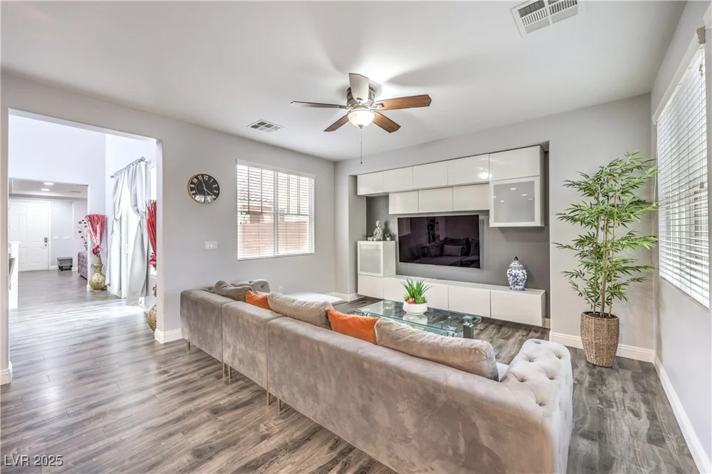 6554 Macdoogle, Las Vegas, NV 89166
