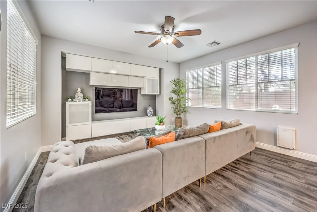 6554 Macdoogle, Las Vegas, NV 89166
