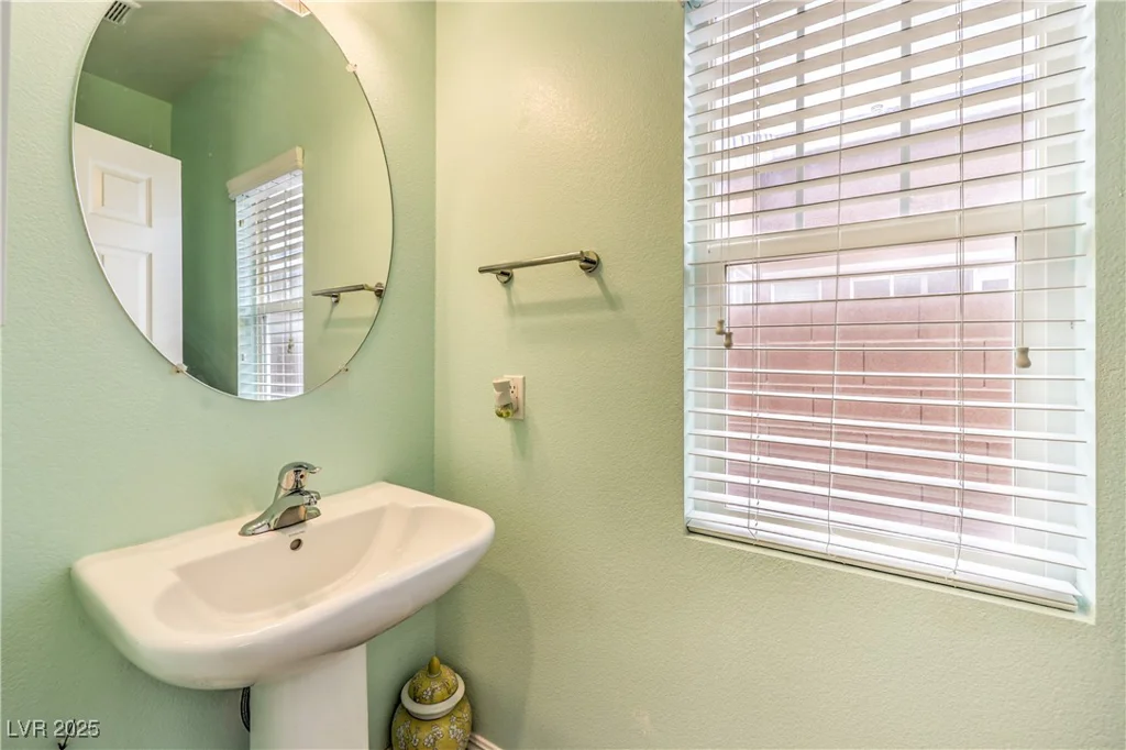 6554 Macdoogle, Las Vegas, NV 89166