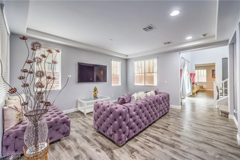6554 Macdoogle, Las Vegas, NV 89166