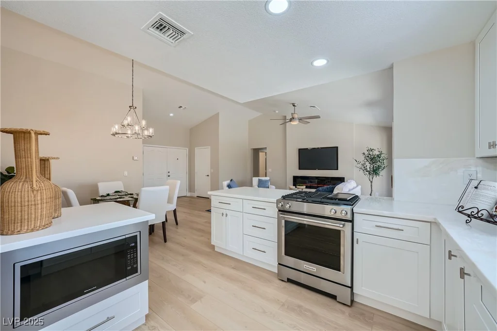 3012 Haddon, Las Vegas, NV 89134