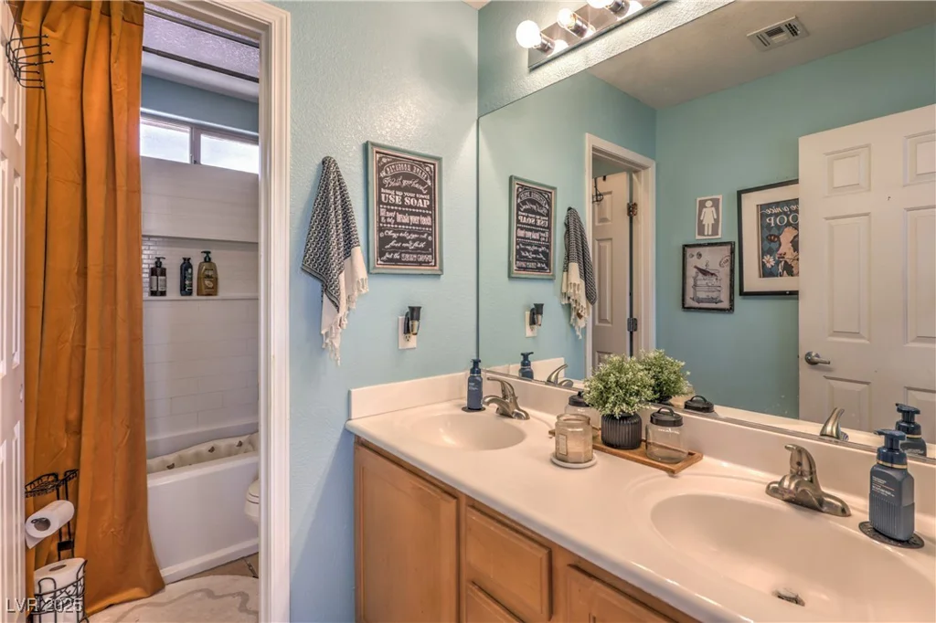 7352 Rietz Canyon, Las Vegas, NV 89131