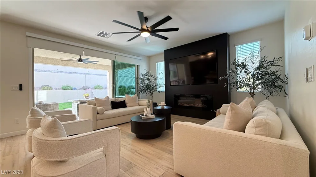 12428 Lincoln Creek, Las Vegas, NV 89138
