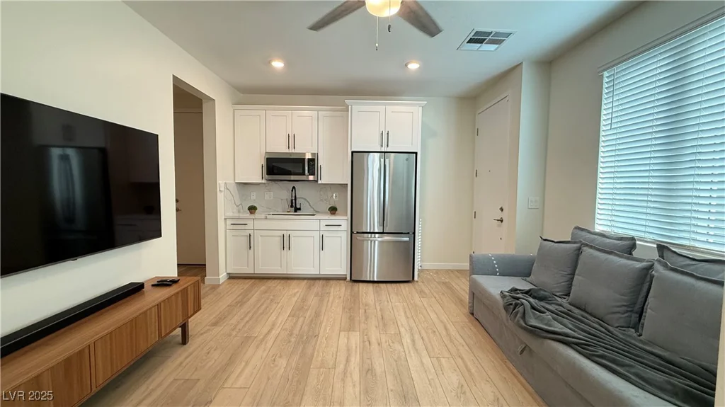12428 Lincoln Creek, Las Vegas, NV 89138