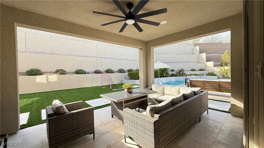 12428 Lincoln Creek, Las Vegas, NV 89138