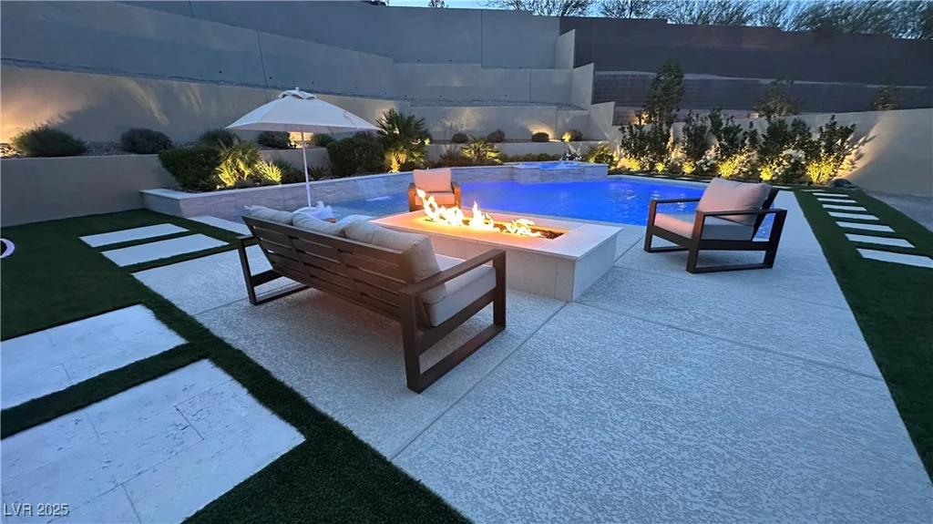 12428 Lincoln Creek, Las Vegas, NV 89138