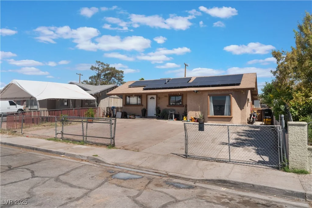 3112 Twining, North Las Vegas, NV 89030