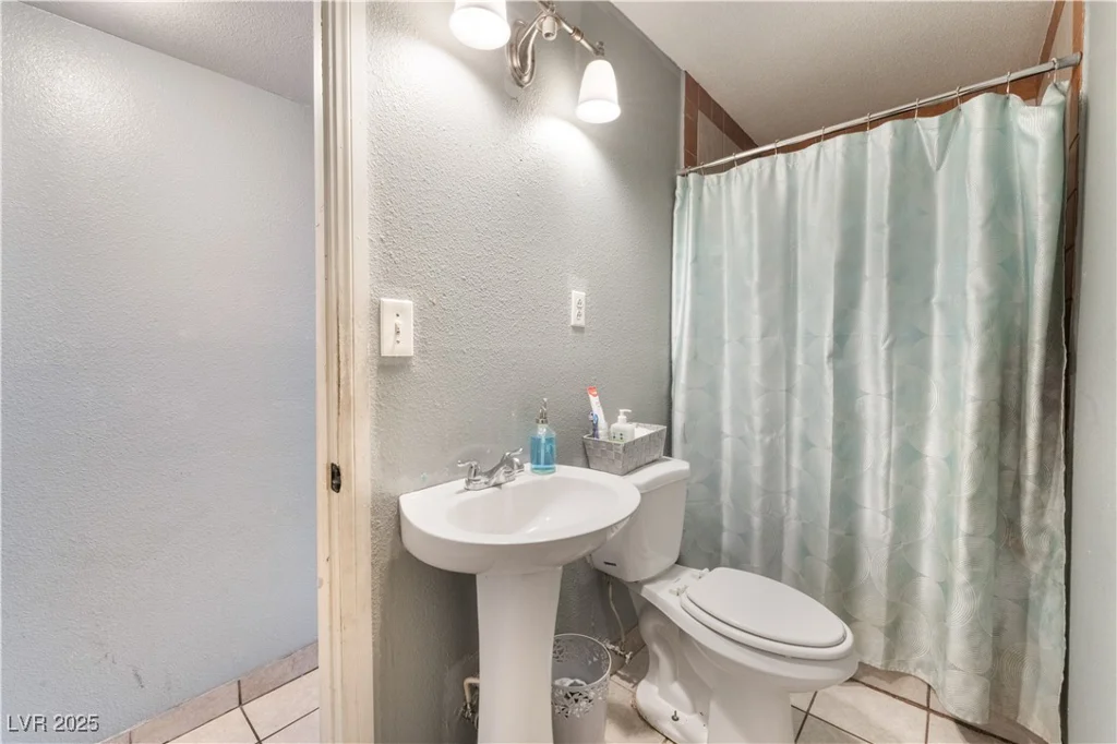 3112 Twining, North Las Vegas, NV 89030