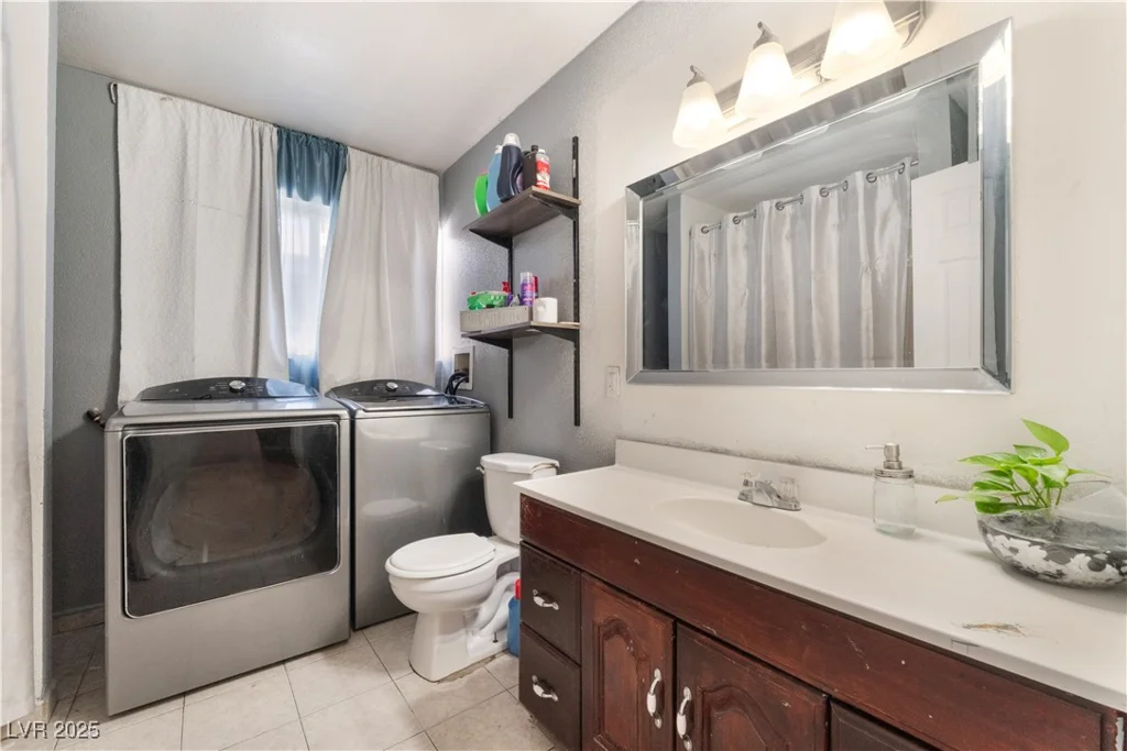 3112 Twining, North Las Vegas, NV 89030