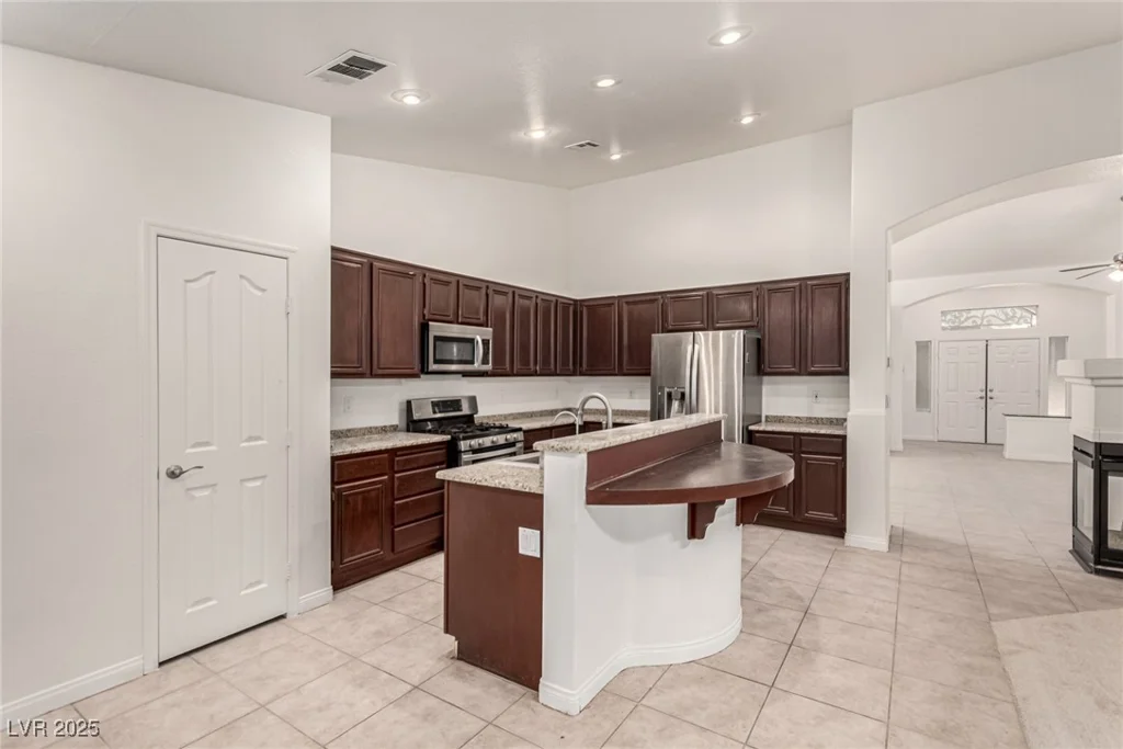9048 Faversham, Las Vegas, NV 89123