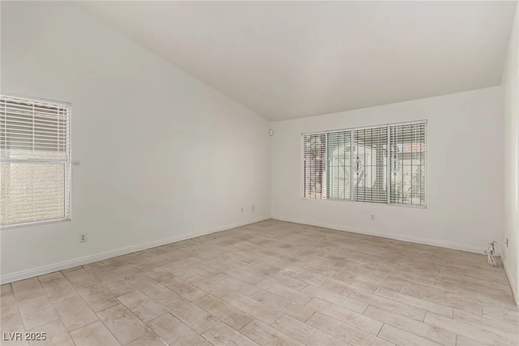 9048 Faversham, Las Vegas, NV 89123