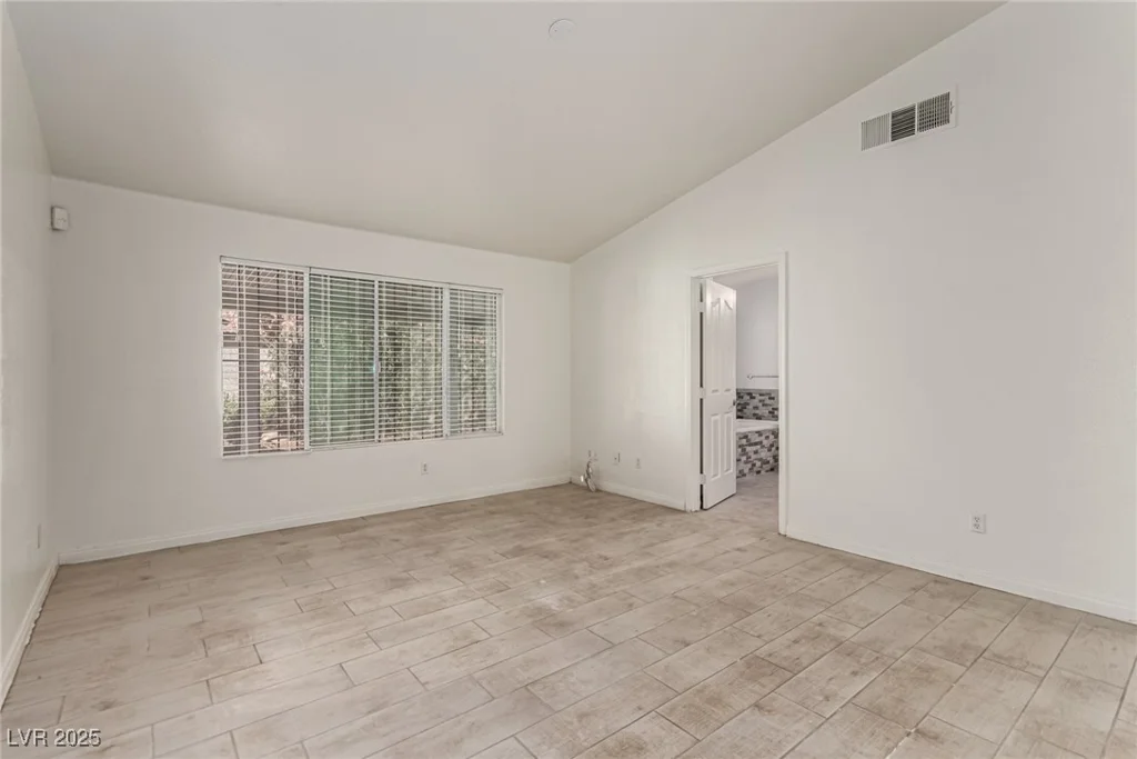 9048 Faversham, Las Vegas, NV 89123