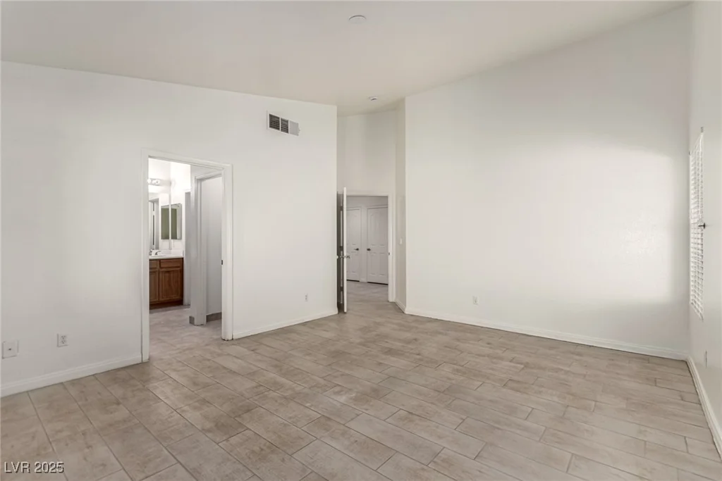 9048 Faversham, Las Vegas, NV 89123