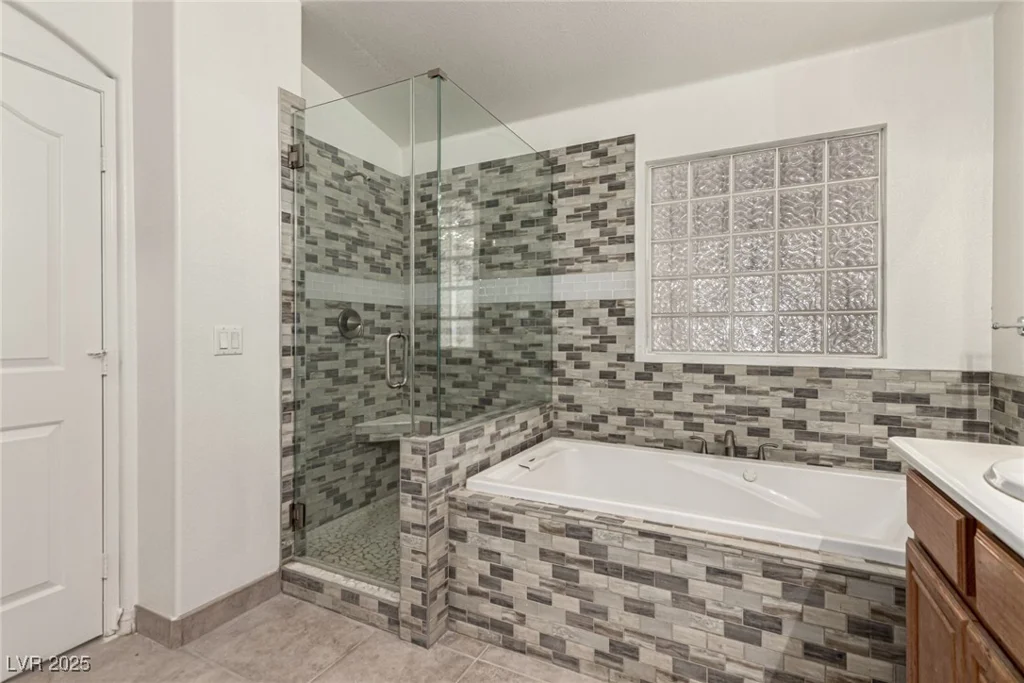 9048 Faversham, Las Vegas, NV 89123