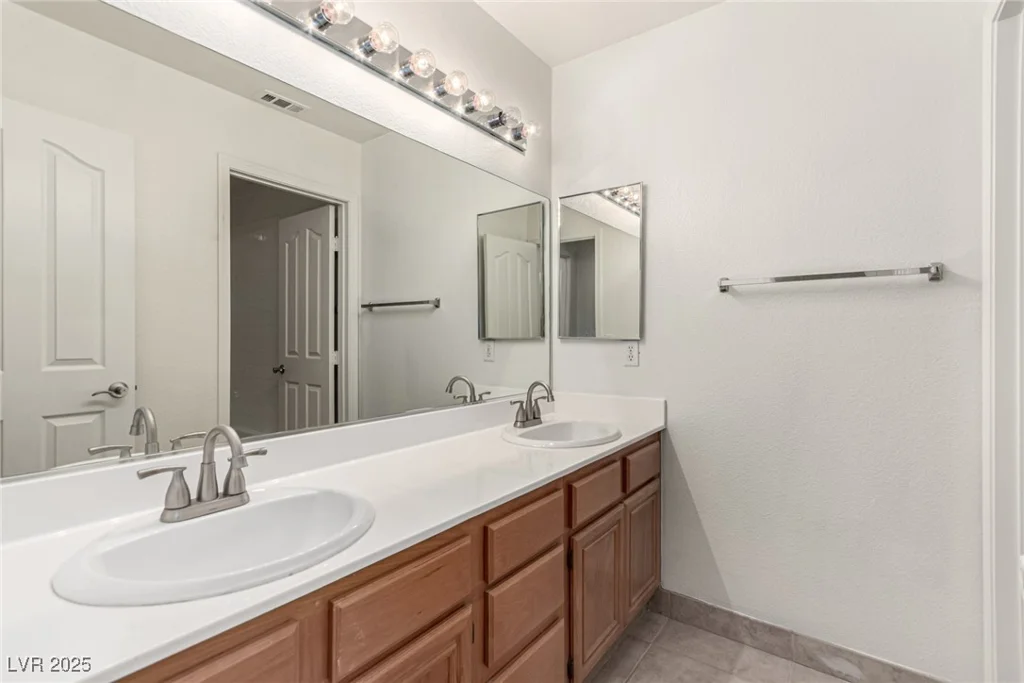 9048 Faversham, Las Vegas, NV 89123