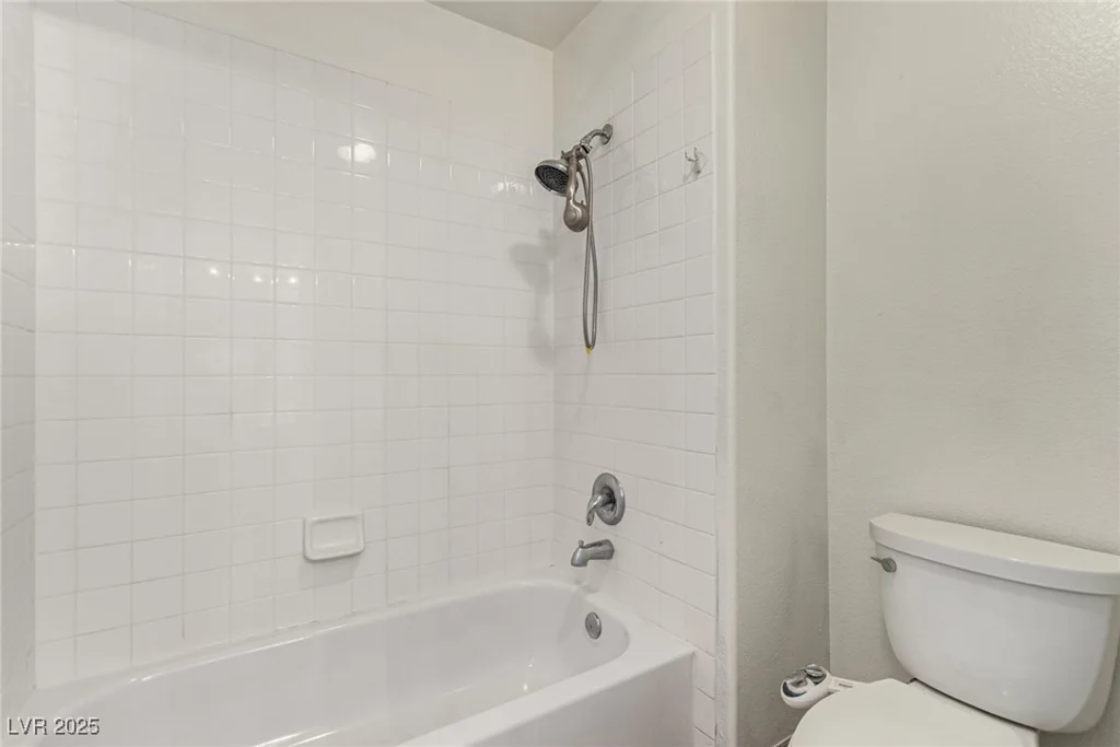 9048 Faversham, Las Vegas, NV 89123