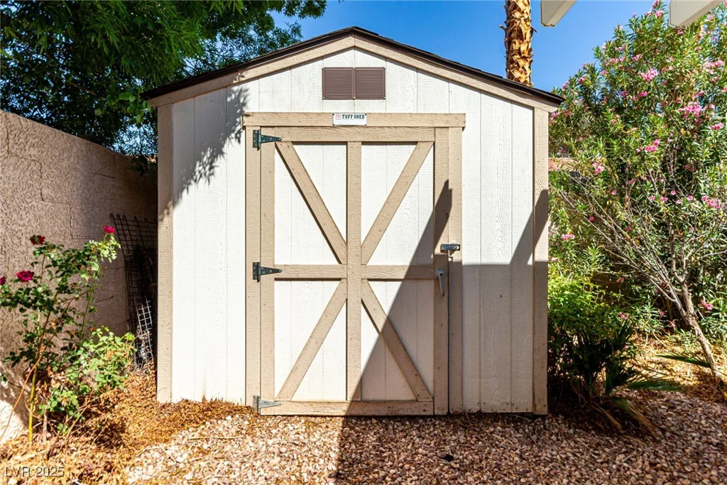 9048 Faversham, Las Vegas, NV 89123