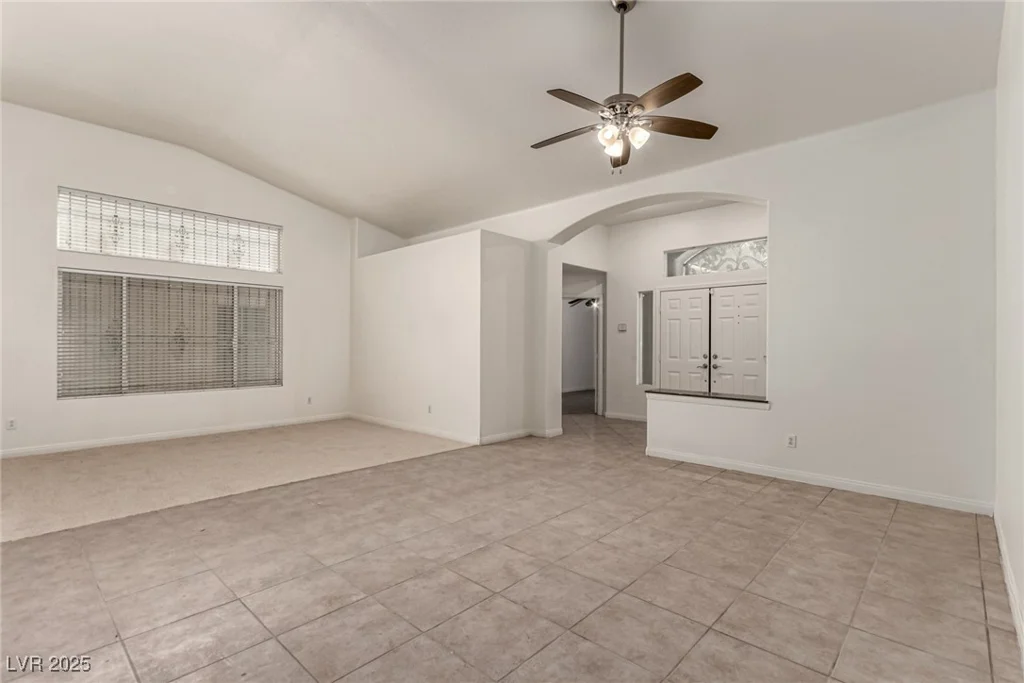 9048 Faversham, Las Vegas, NV 89123