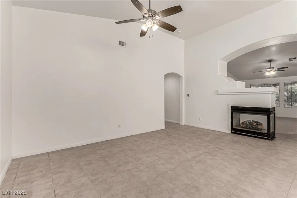 9048 Faversham, Las Vegas, NV 89123