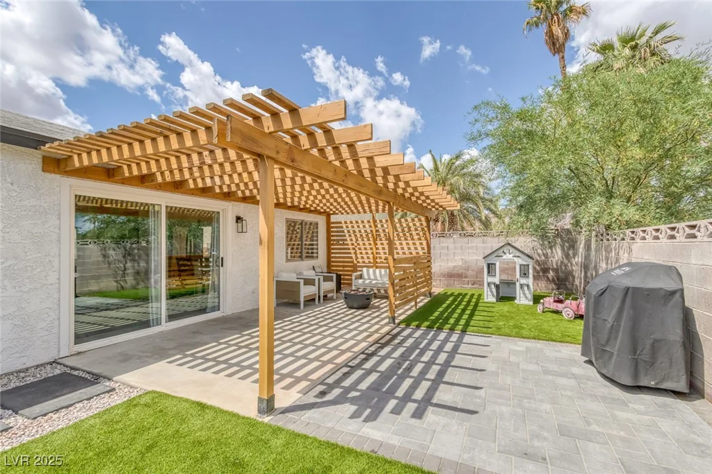 325 Heather, Henderson, NV 89002