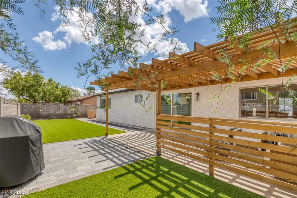 325 Heather, Henderson, NV 89002