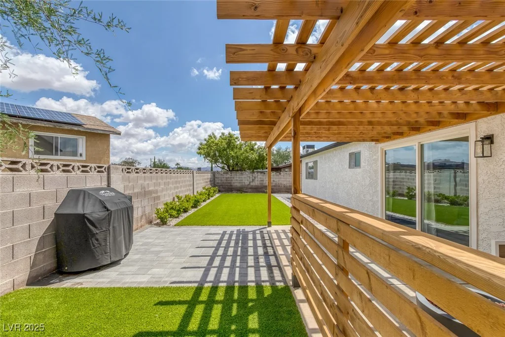 325 Heather, Henderson, NV 89002