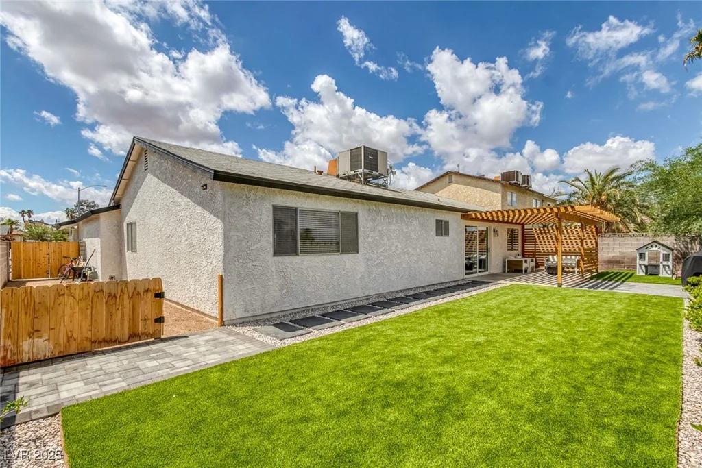 325 Heather, Henderson, NV 89002