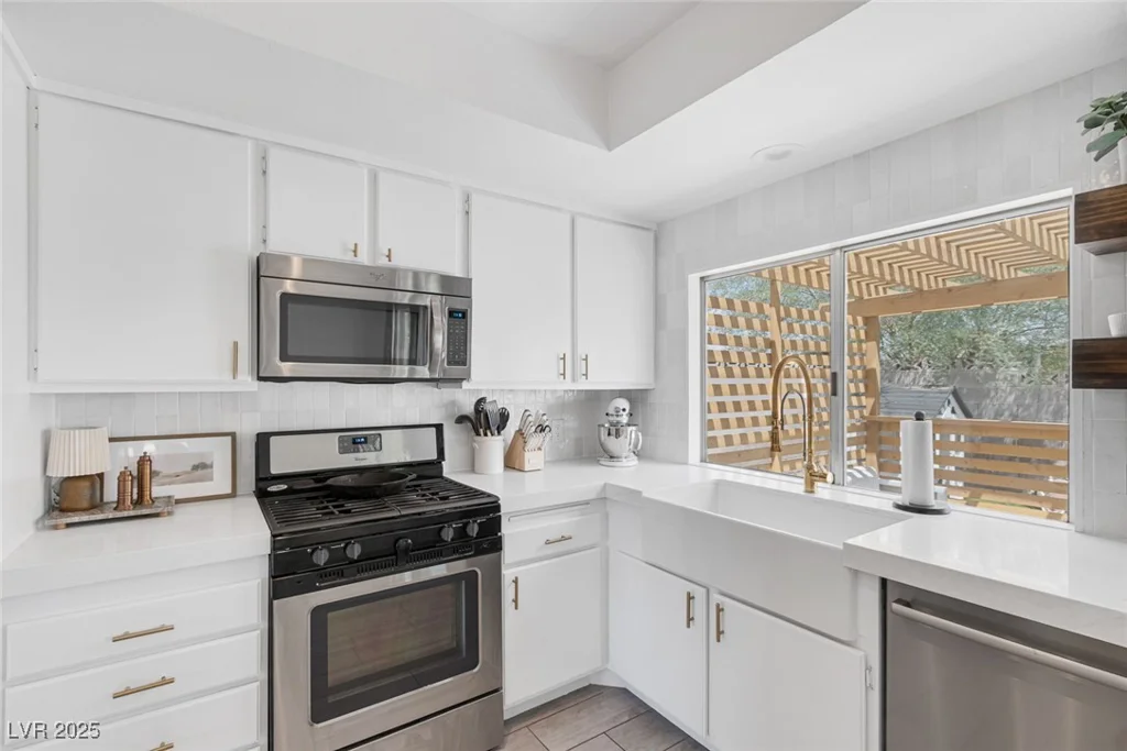 325 Heather, Henderson, NV 89002