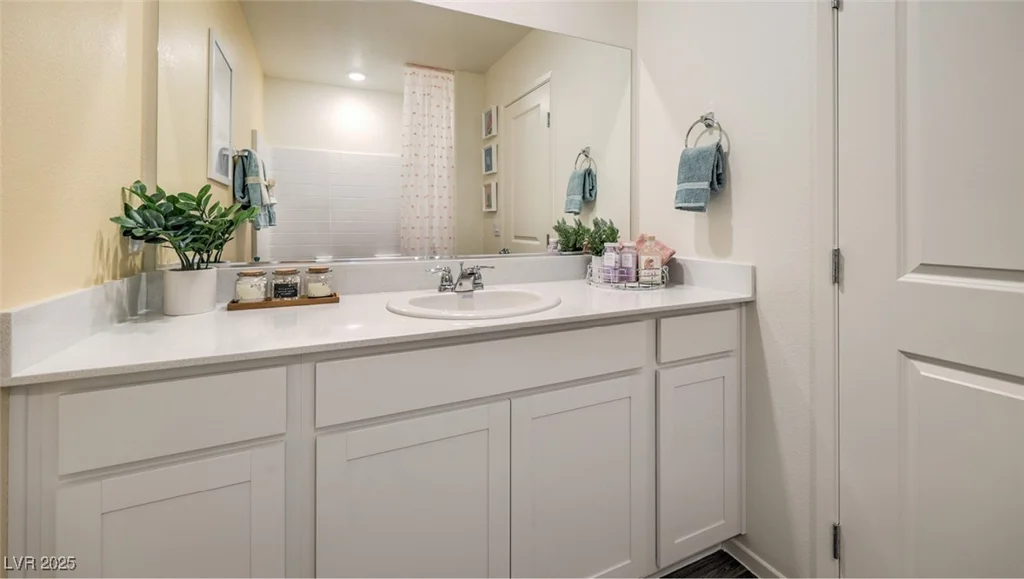 9326 Soothing Sea, Las Vegas, NV 89178