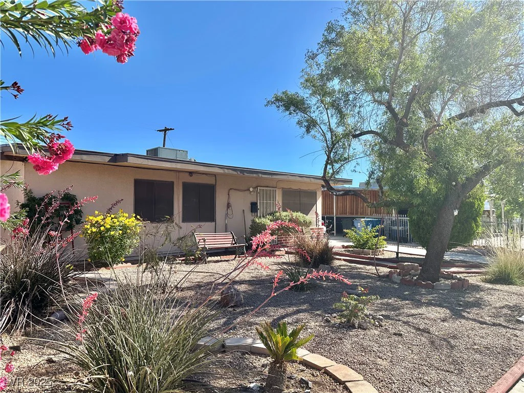 4420 Avondale, Las Vegas, NV 89121