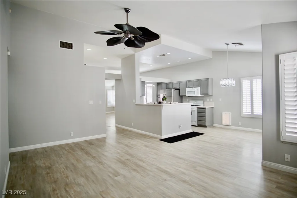 1171 Middleriver, Las Vegas, NV 89123