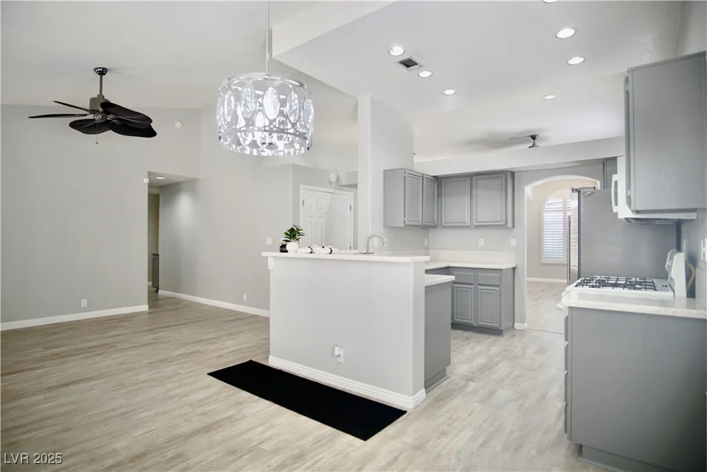 1171 Middleriver, Las Vegas, NV 89123