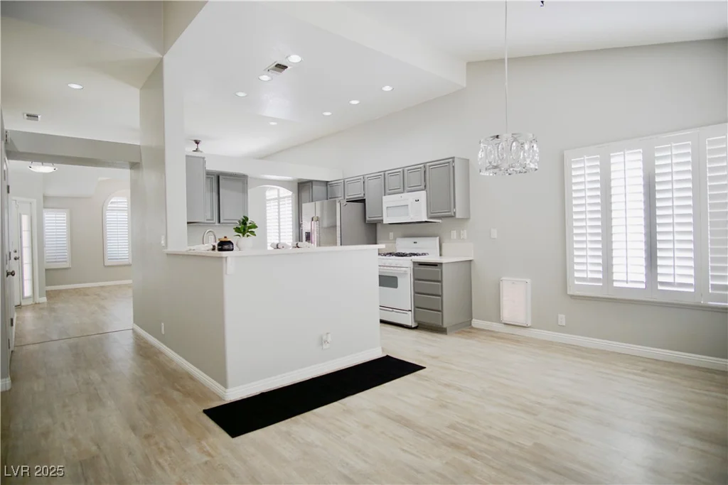 1171 Middleriver, Las Vegas, NV 89123